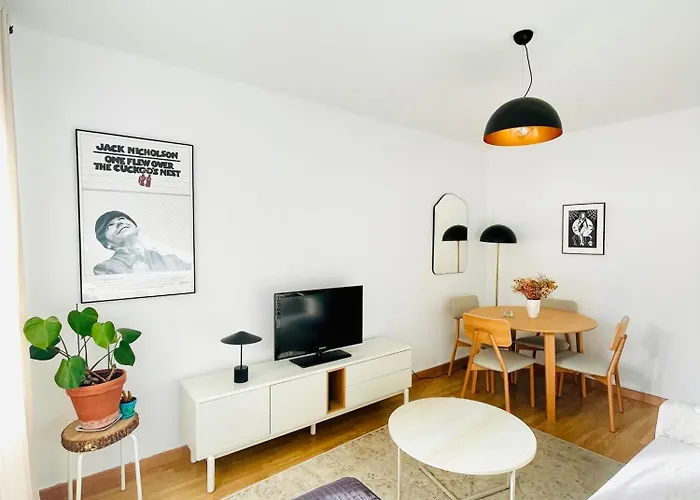 Piso Centrico En Apartamento *
