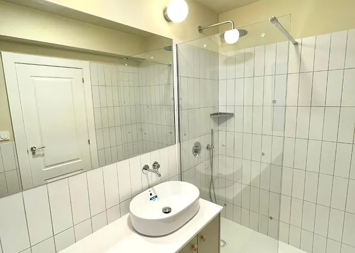Piso Centrico En Apartamento